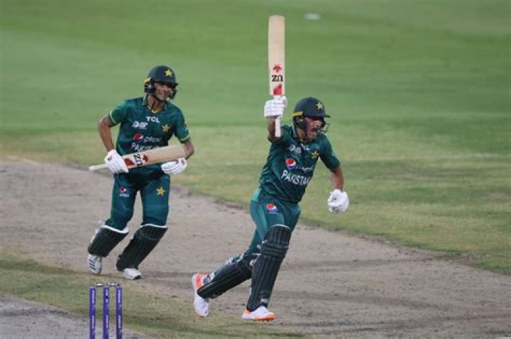 
Asia Cup 2022: Naseem Shah hit last-over sixes with a bat borrowed from Hasnain 