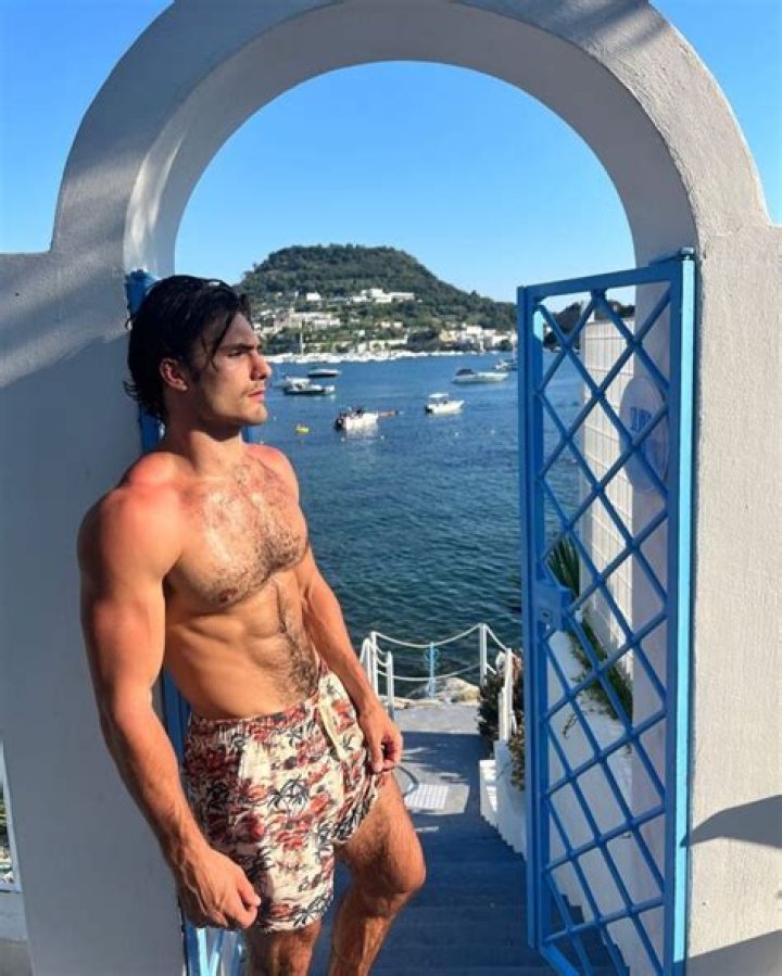 
Charlie Winn Height, Weight, Net Worth, Age, Wiki, Who, Instagram, Biography 