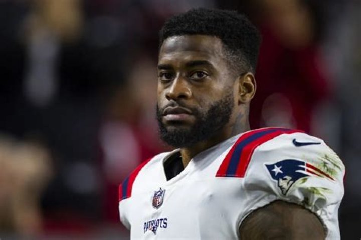 
DeVante Parker Height, Weight, Net Worth, Age, Birthday, Wikipedia, Who, Nationality, Biography 