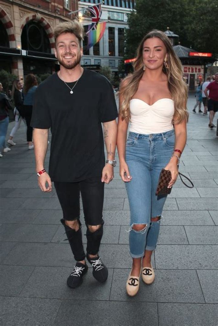 
Did Sam Thompson And Zara Break Up? Who Did He Cheat On With? Relationship Timeline 