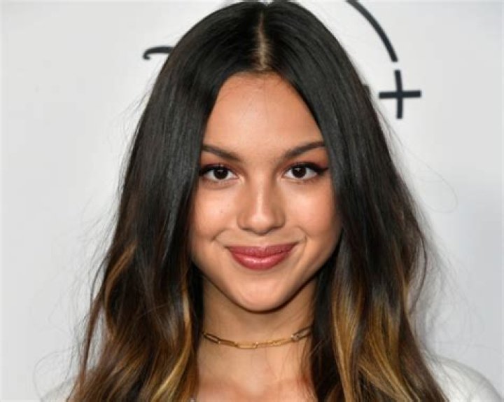 
Is Olivia Rodrigo Pregnant In 2022? Baby Bump Or Weight Gain 