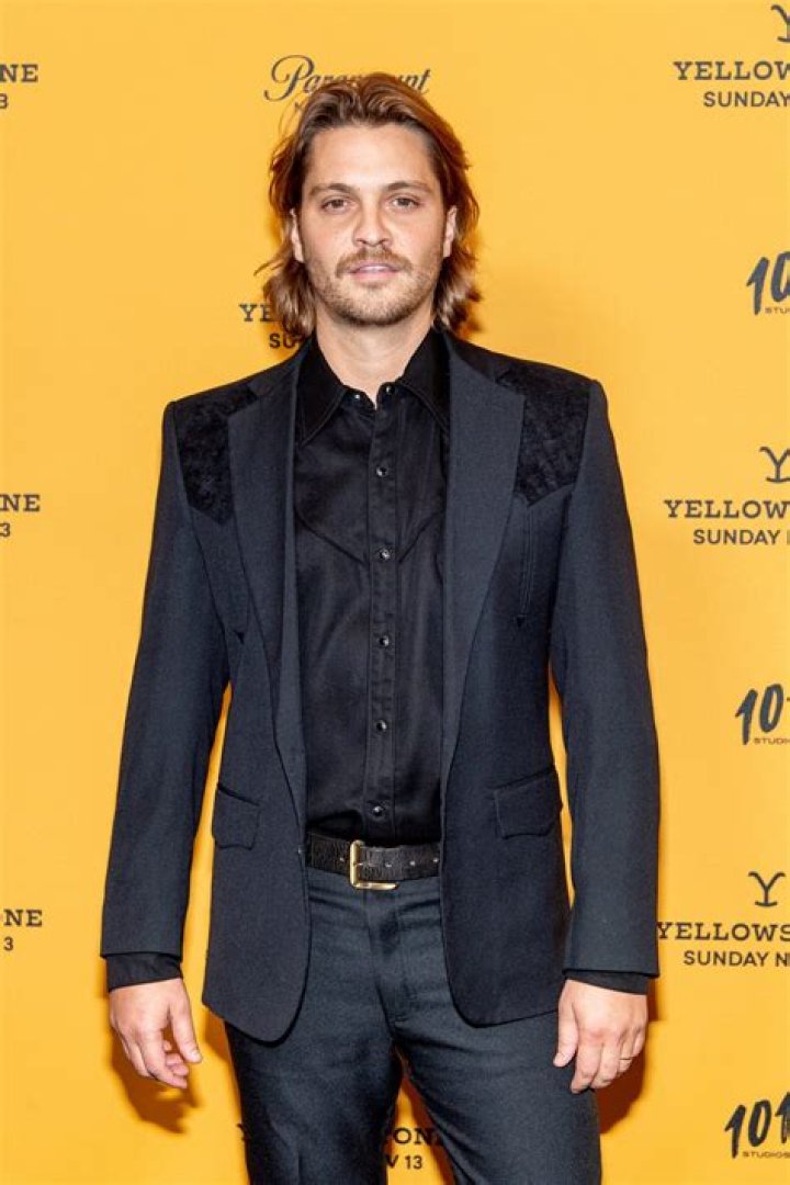 Luke Grimes Height, Weight, Net Worth, Age, Birthday, Wikipedia, Who, Nationality, Biography