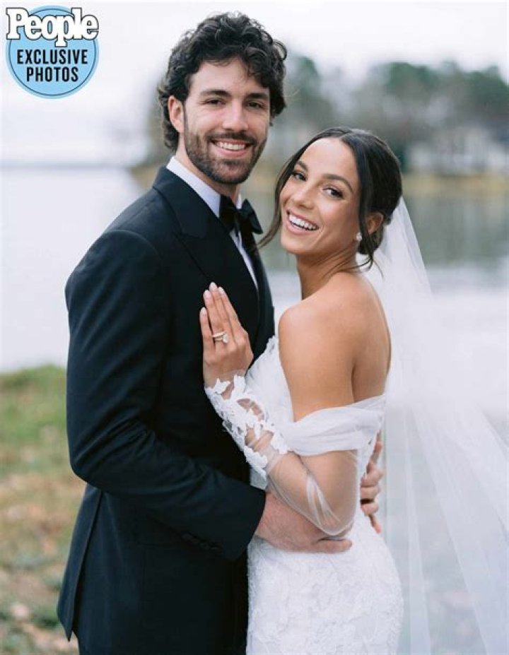 Mallory Pugh Biography: Boyfriend or Girlfriend, Family, Salary & Net Worth