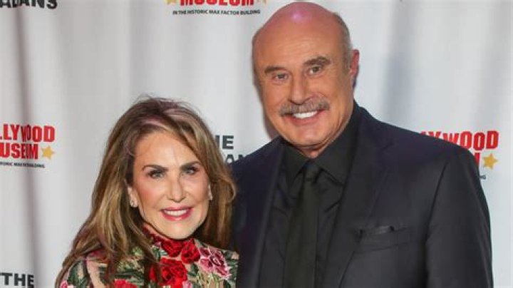 Robin McGraw Does Not Have A Twin Sister But A Brother Called Roger Jameson- Know Her Siblings & Family