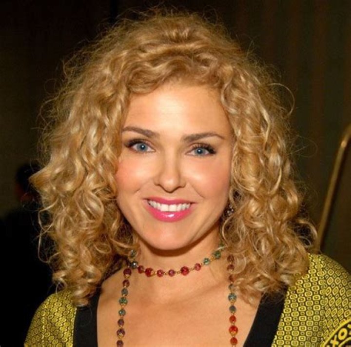 
Sandra Corinna Height, Weight, Net Worth, Age, Birthday, Wikipedia, Who, Nationality, Biography 